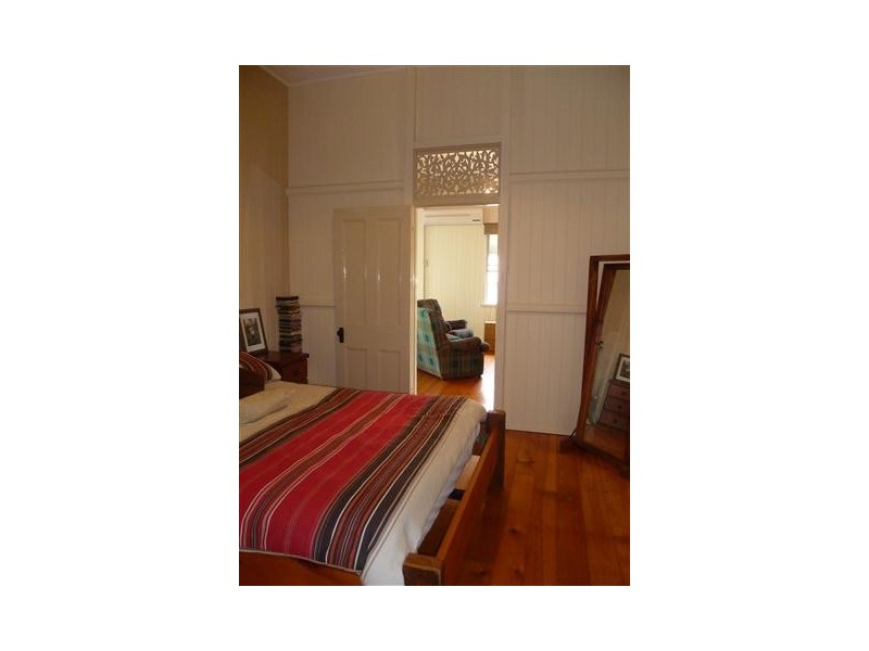 18 Queen St, Roma QLD 4455