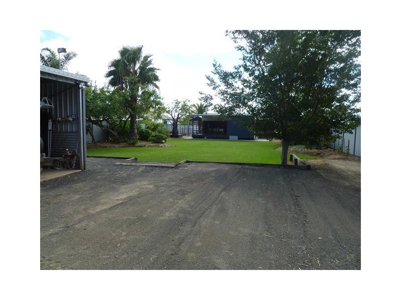 18 Queen St, Roma QLD 4455