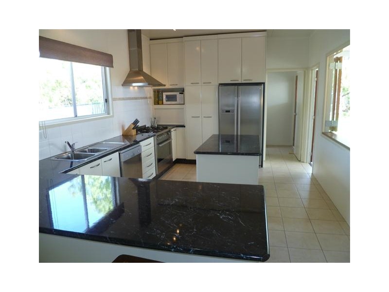 18 Queen St, Roma QLD 4455