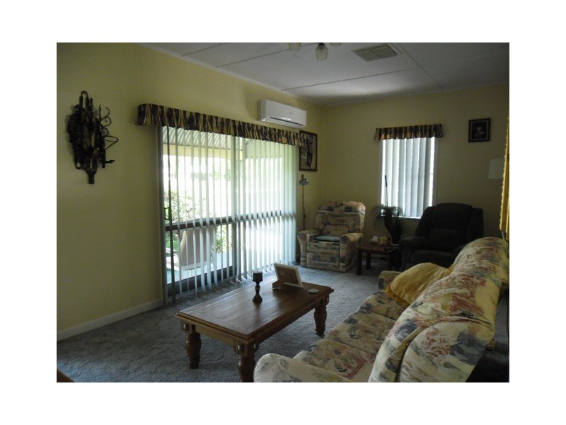 39 ELEANOR ST, Miles QLD 4415