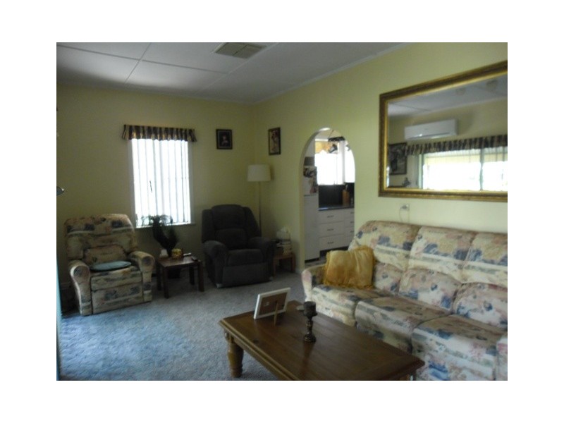 39 ELEANOR ST, Miles QLD 4415