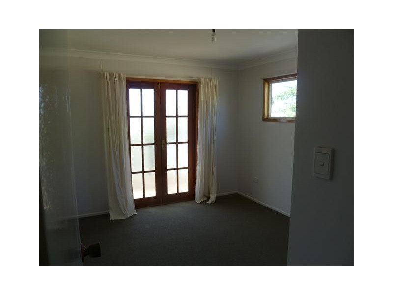 8 Alex Parade, Roma QLD 4455