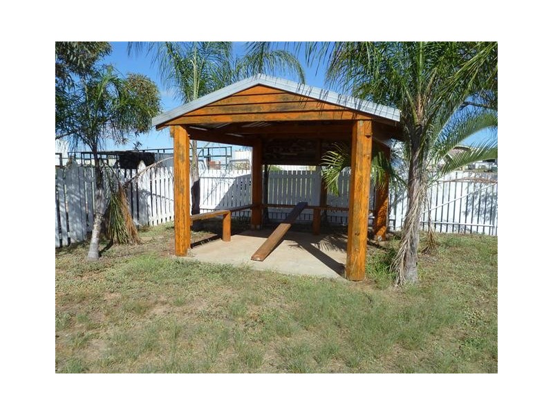 8 Alex Parade, Roma QLD 4455