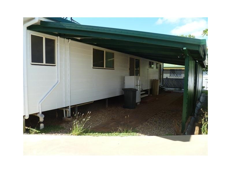 8 Alex Parade, Roma QLD 4455