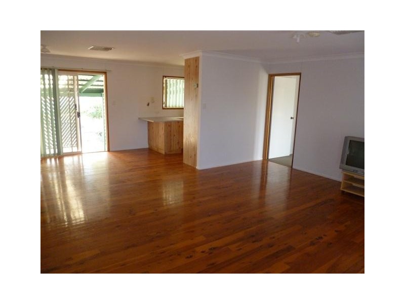 8 Alex Parade, Roma QLD 4455