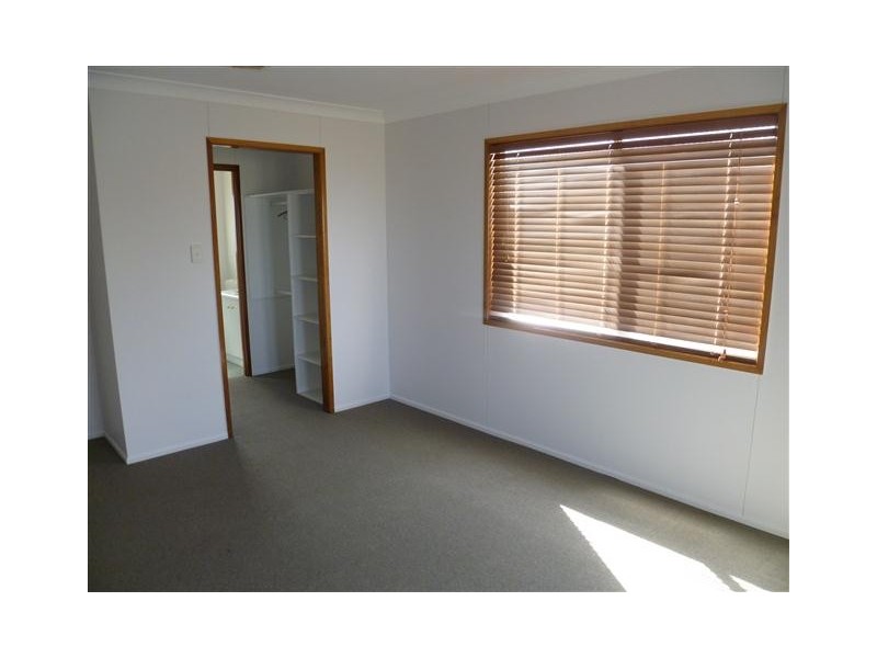 8 Alex Parade, Roma QLD 4455