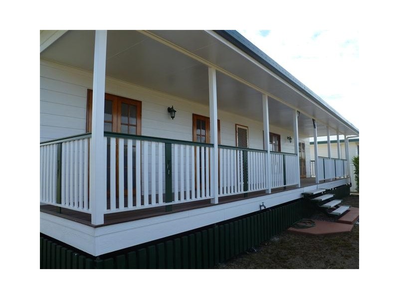 8 Alex Parade, Roma QLD 4455