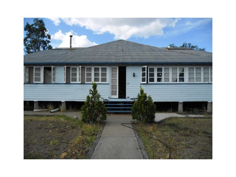 89 MARIAN ST, Miles QLD 4415