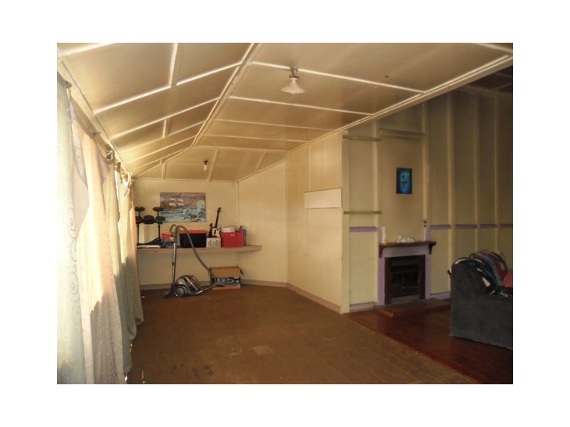 89 MARIAN ST, Miles QLD 4415