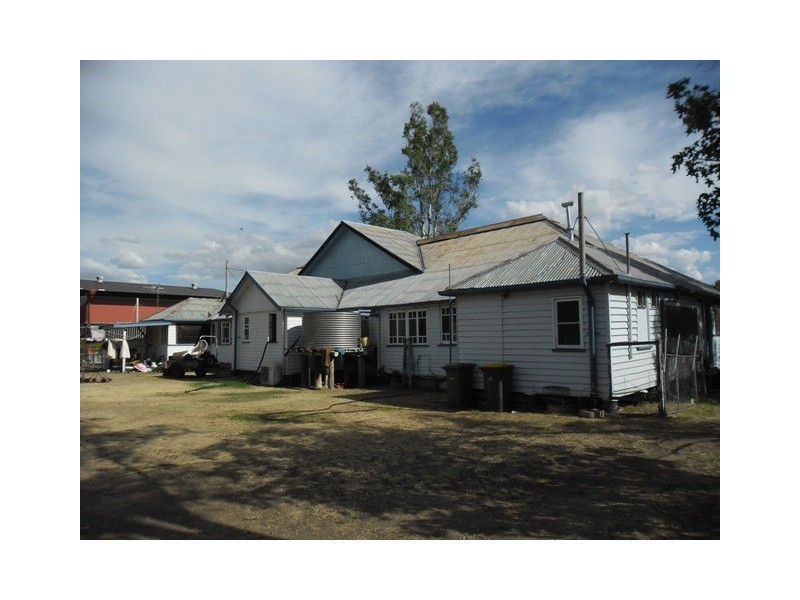 89 MARIAN ST, Miles QLD 4415