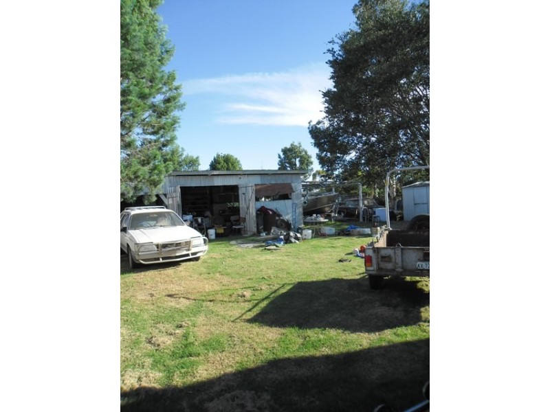 10 DAISY ST, Miles QLD 4415