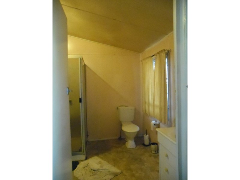 10 DAISY ST, Miles QLD 4415