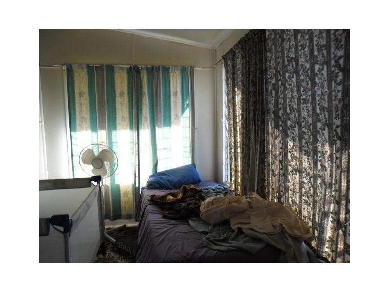 10 DAISY ST, Miles QLD 4415