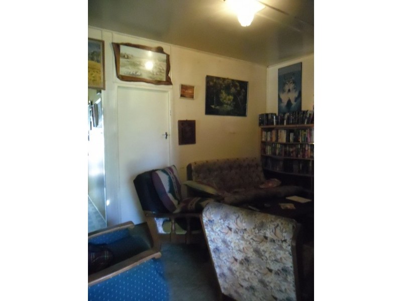 10 DAISY ST, Miles QLD 4415