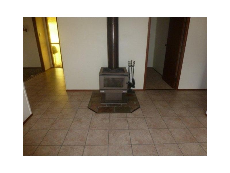 25 IVAN ST, Surat QLD 4417