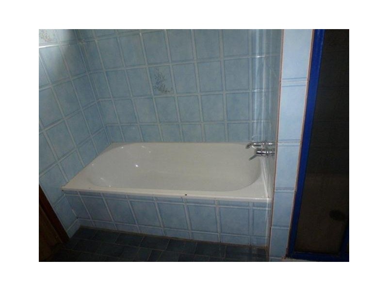 25 IVAN ST, Surat QLD 4417