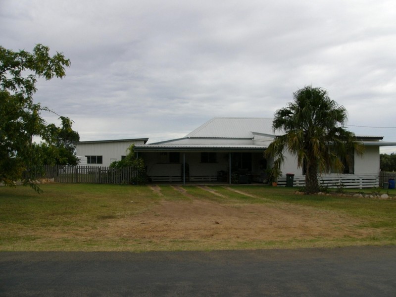 21 Cracow Road, Taroom QLD 4420