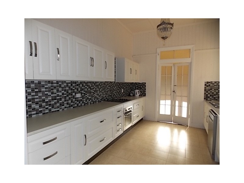 49 GARDEN STREET, Blackall QLD 4472