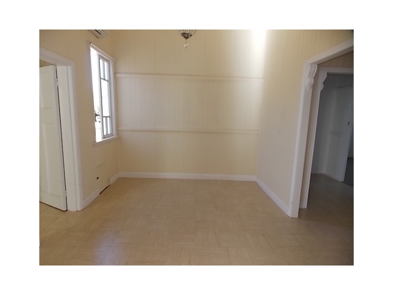 49 GARDEN STREET, Blackall QLD 4472