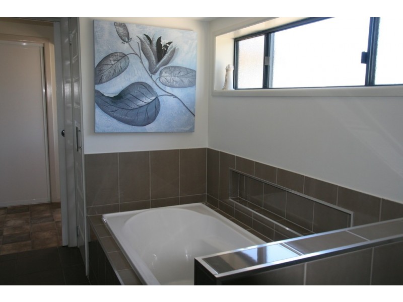 19 PINE STREET, Miles QLD 4415