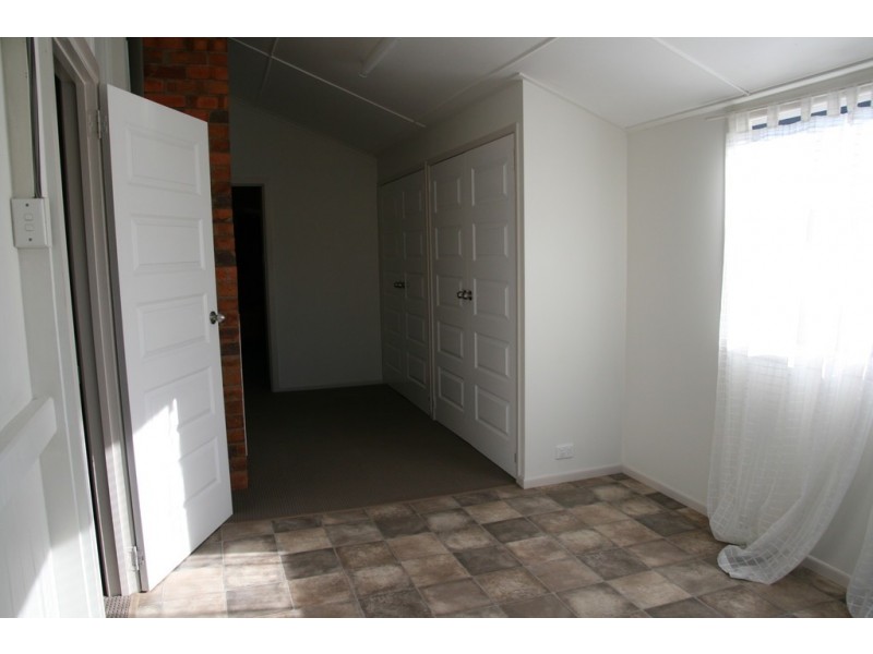 19 PINE STREET, Miles QLD 4415