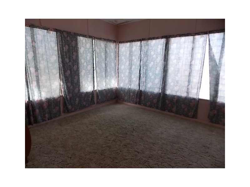 27 CORONATION DRIVE, Blackall QLD 4472