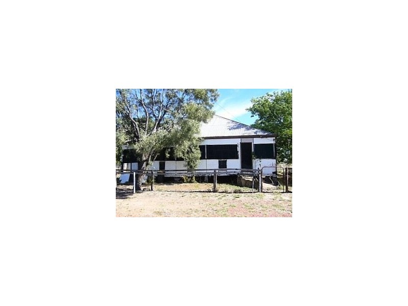 28 St Catherine Street, Isisford QLD 4731