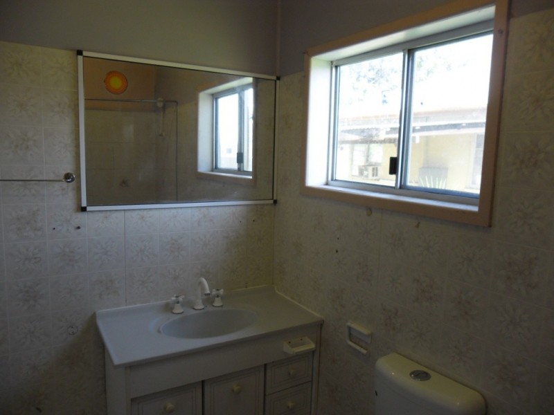 51 Hawkins Street, Miles QLD 4415