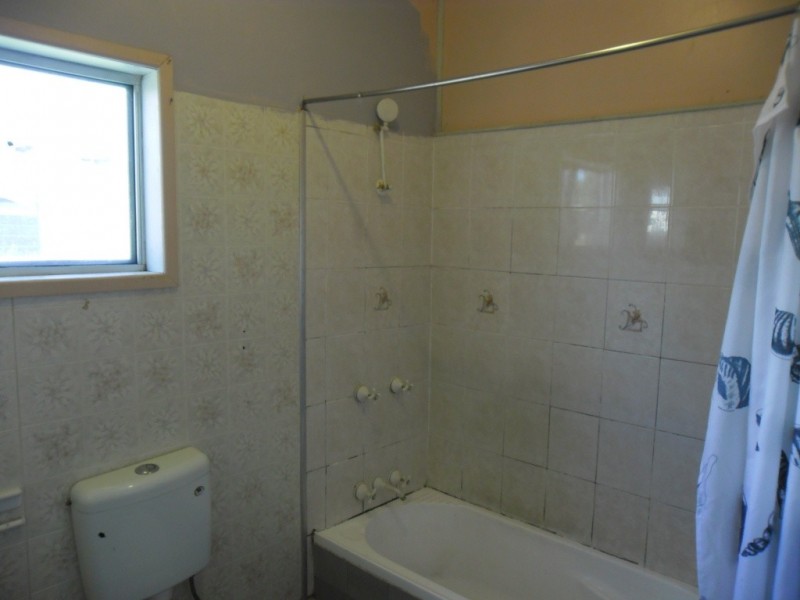 51 Hawkins Street, Miles QLD 4415