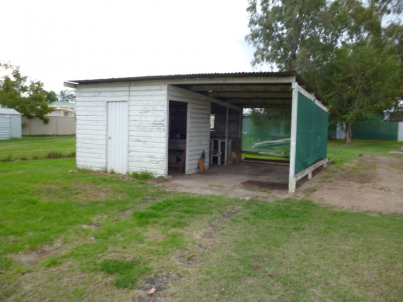 51 Hawkins Street, Miles QLD 4415