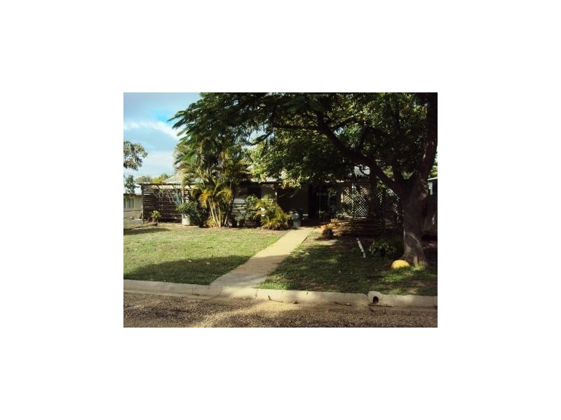 31 Quarrian Road, Longreach QLD 4730