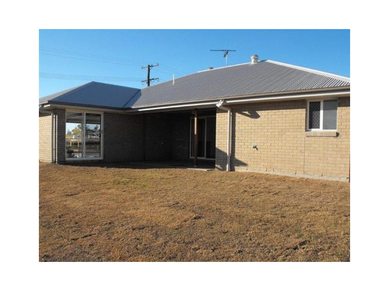 51 CURREY ST, Roma QLD 4455