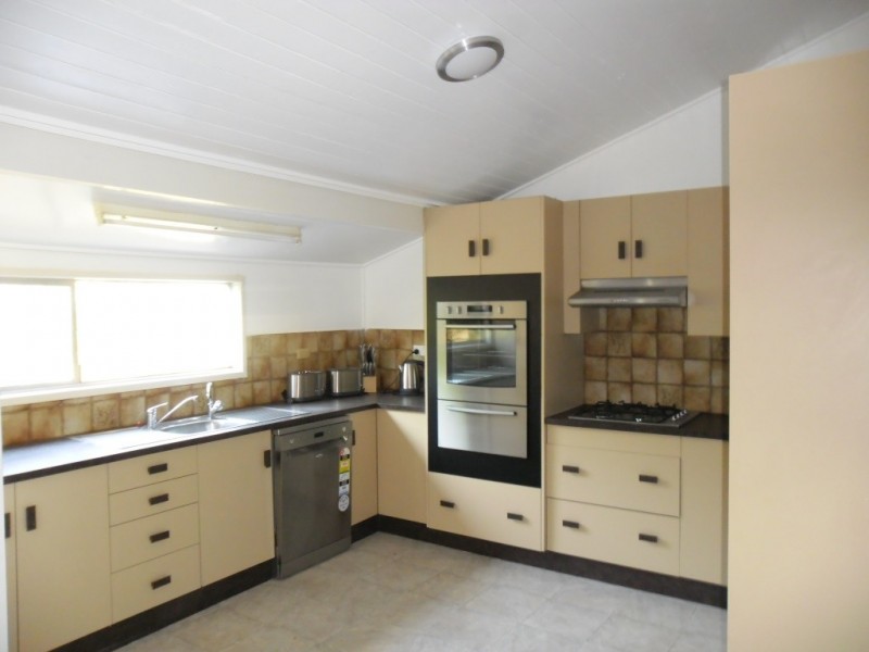 109 Murilla Street, Miles QLD 4415