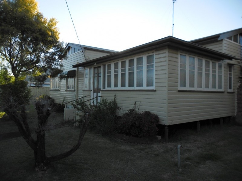 109 Murilla Street, Miles QLD 4415