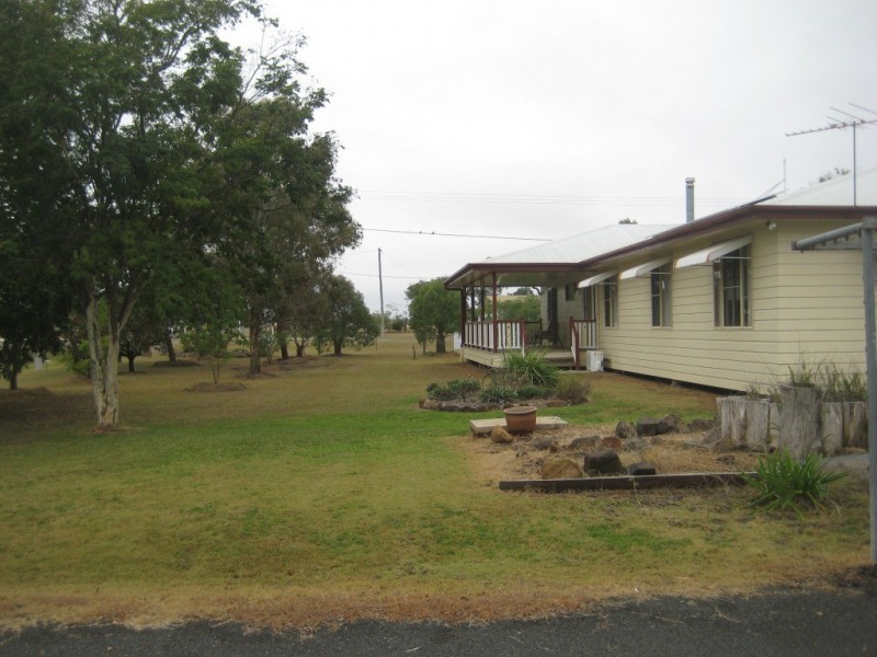 7 Sandalwood Avenue, Dalby QLD 4405