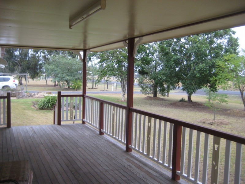 7 Sandalwood Avenue, Dalby QLD 4405