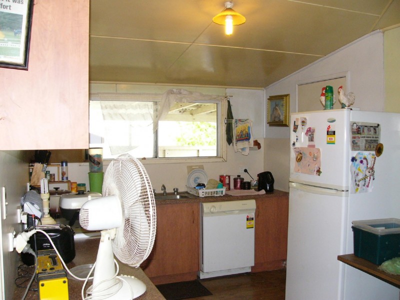 19 Dawson Street, Taroom QLD 4420