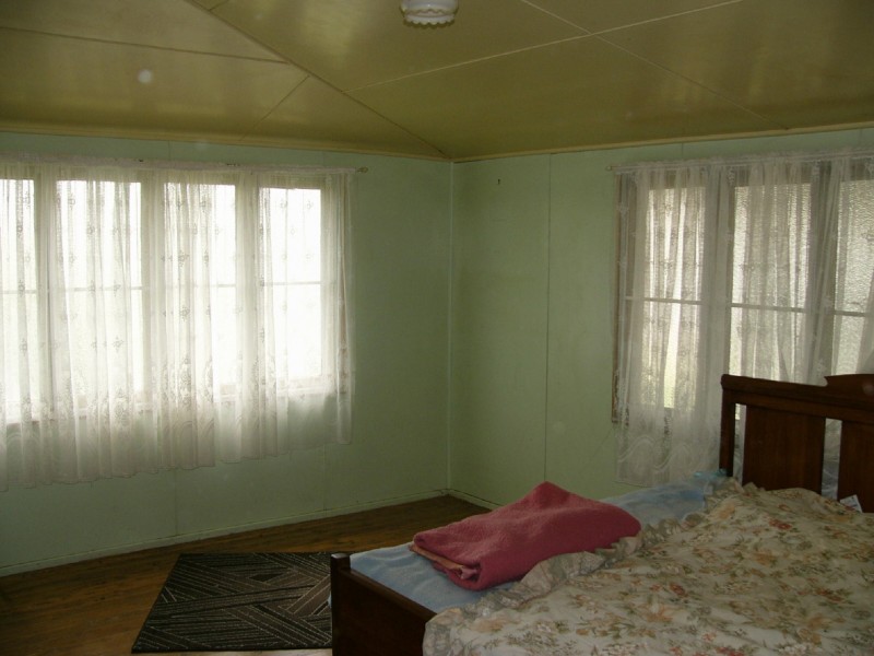 19 Dawson Street, Taroom QLD 4420