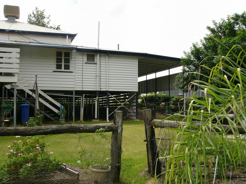 19 Dawson Street, Taroom QLD 4420