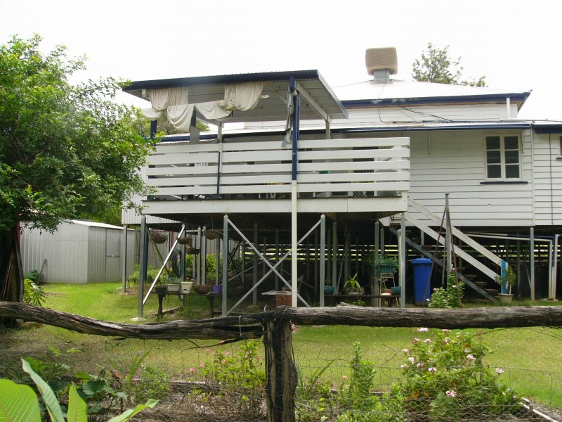 19 Dawson Street, Taroom QLD 4420