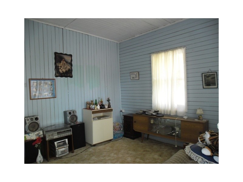 2 Lockyer Street, Drillham QLD 4424