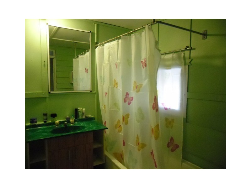 2 Lockyer Street, Drillham QLD 4424