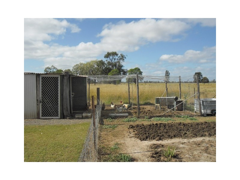 2 Lockyer Street, Drillham QLD 4424