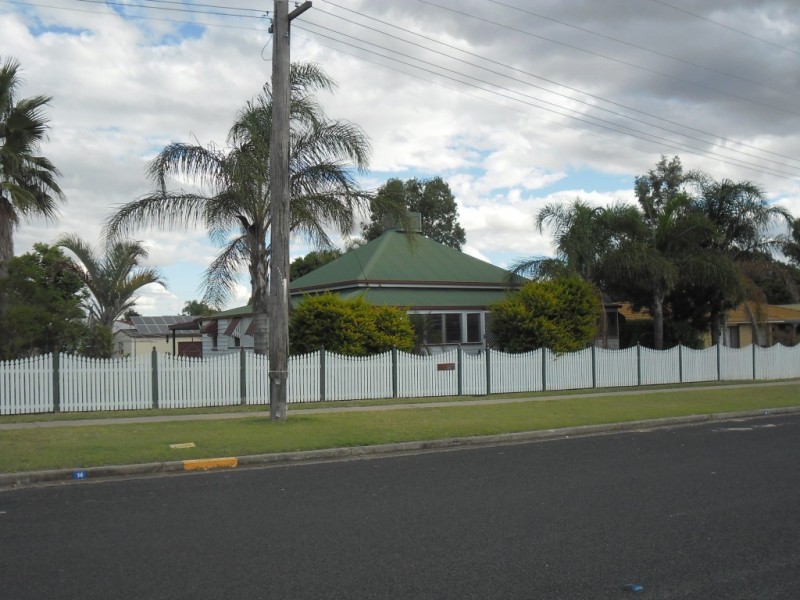 12 Edith Street, Miles QLD 4415