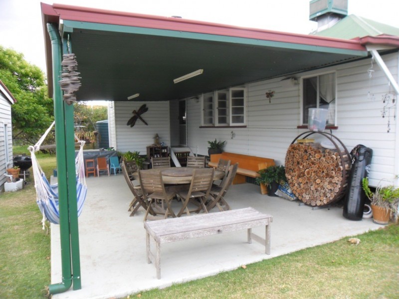 12 Edith Street, Miles QLD 4415