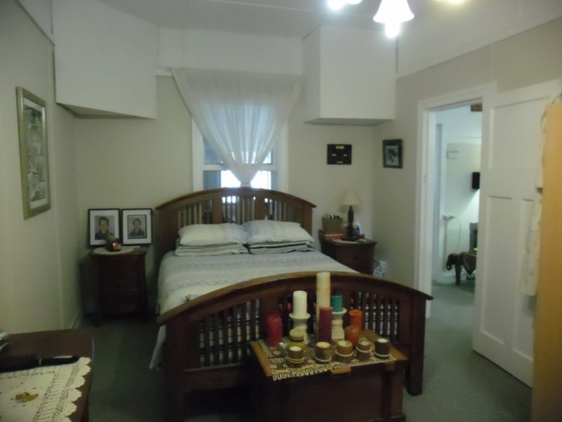 12 Edith Street, Miles QLD 4415