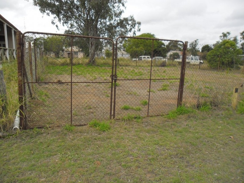 14 Lynagh Street, Miles QLD 4415