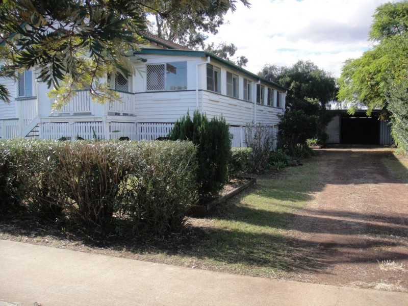 31 Bunya Street, Dalby QLD 4405