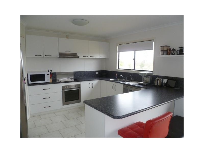 184 BOURNE DRIVE, Roma QLD 4455