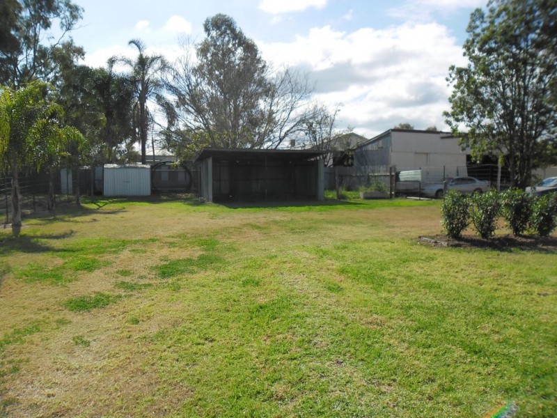 53 Hawkins Street, Miles QLD 4415